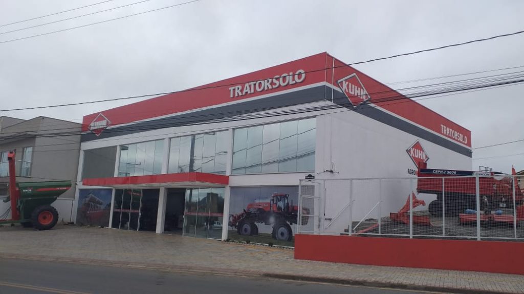 Reinauguração da filial de Irati.